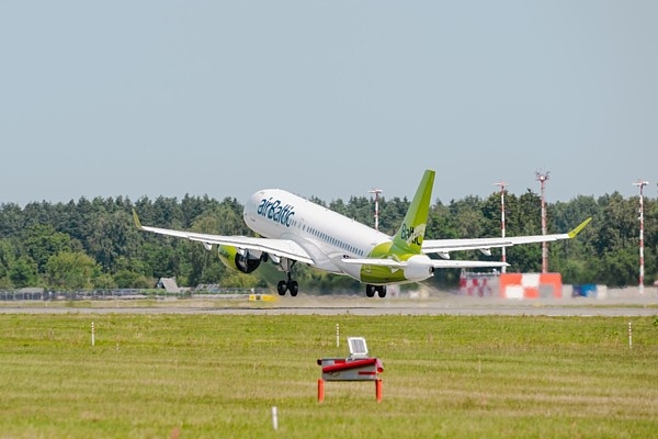 airBaltic's Strong Start to Summer, 11% More Passengers in April