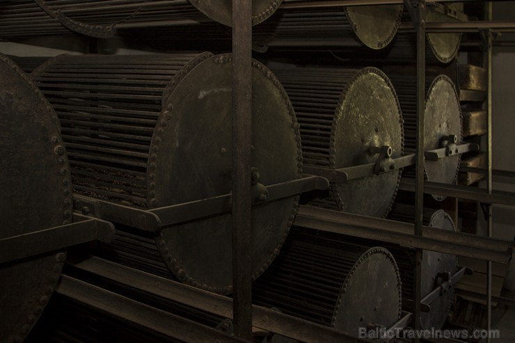 Even today, the same original 100-year-old equipment is used to obtain seeds for new forest plantations.