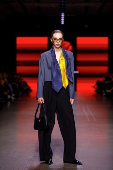Rīgas modes nedēļa piedāvā iepazīties ar kolekciju STOCKMANN x LATVIAN DESIGNERS no Latvijas. Foto: Mark Litvyakov 17