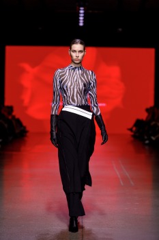 Rīgas modes nedēļa piedāvā iepazīties ar kolekciju STOCKMANN x LATVIAN DESIGNERS no Latvijas. Foto: Mark Litvyakov 25