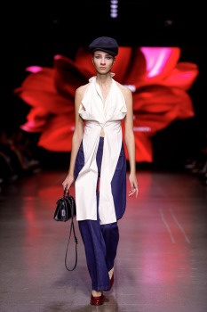 Rīgas modes nedēļa piedāvā iepazīties ar kolekciju STOCKMANN x LATVIAN DESIGNERS no Latvijas. Foto: Mark Litvyakov 28