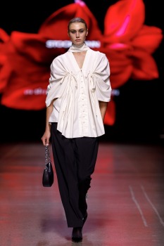 Rīgas modes nedēļa piedāvā iepazīties ar kolekciju STOCKMANN x LATVIAN DESIGNERS no Latvijas. Foto: Mark Litvyakov 36