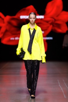 Rīgas modes nedēļa piedāvā iepazīties ar kolekciju STOCKMANN x LATVIAN DESIGNERS no Latvijas. Foto: Mark Litvyakov 4