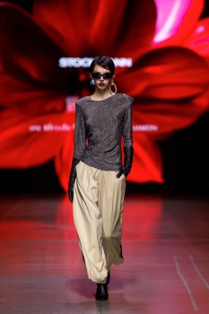 Rīgas modes nedēļa piedāvā iepazīties ar kolekciju STOCKMANN x LATVIAN DESIGNERS no Latvijas. Foto: Mark Litvyakov 6