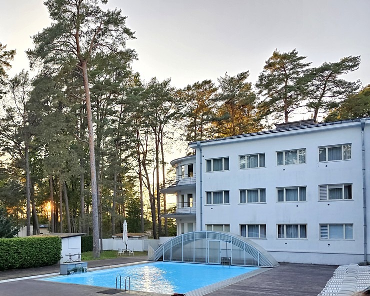 Iepazīstam un vakariņojam Narvas viesnīcā «Narva-Jõesuu SPA & Sanatoorium». Sadarbībā ar «Active Travel» un Idaviru 379180