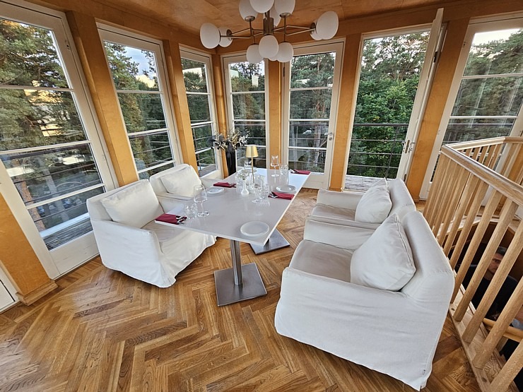 Iepazīstam un vakariņojam Narvas viesnīcā «Narva-Jõesuu SPA & Sanatoorium». Sadarbībā ar «Active Travel» un Idaviru 379185