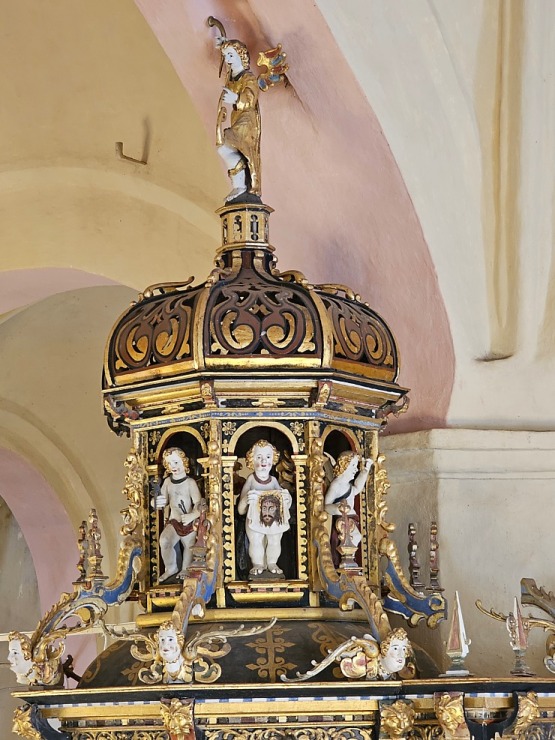 Apmeklējam Zlēku luterāņu baznīcu, kas celta celta ap 1645.gadu, Ventspils novadā 379656