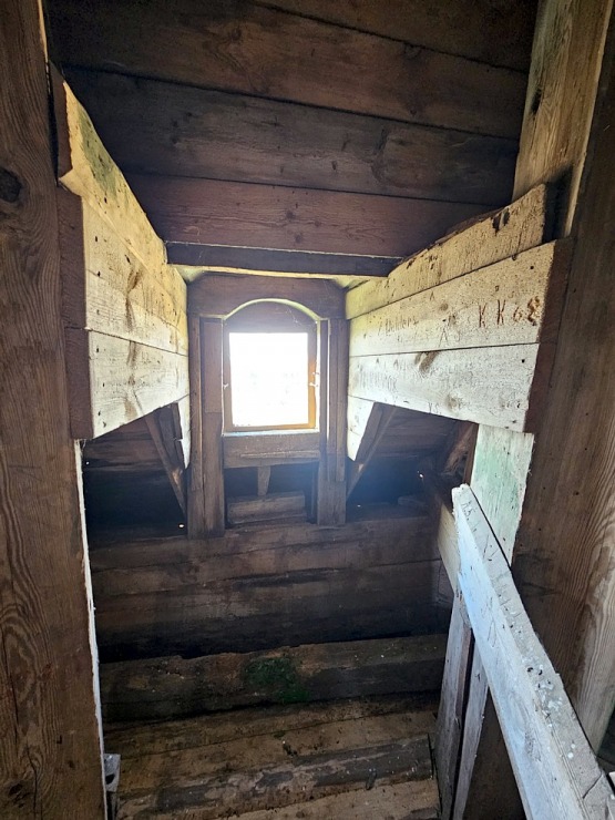 Apmeklējam Zlēku luterāņu baznīcu, kas celta celta ap 1645.gadu, Ventspils novadā 379671