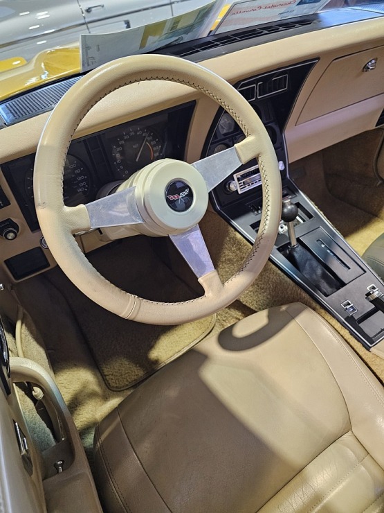 Apmeklējam Milzkalnes «Classic Car & Motorcycle Garage» muzeju Tukuma novadā 379800