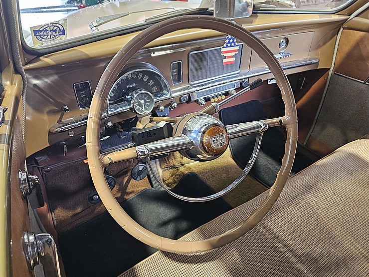 Apmeklējam Milzkalnes «Classic Car & Motorcycle Garage» muzeju Tukuma novadā 379802