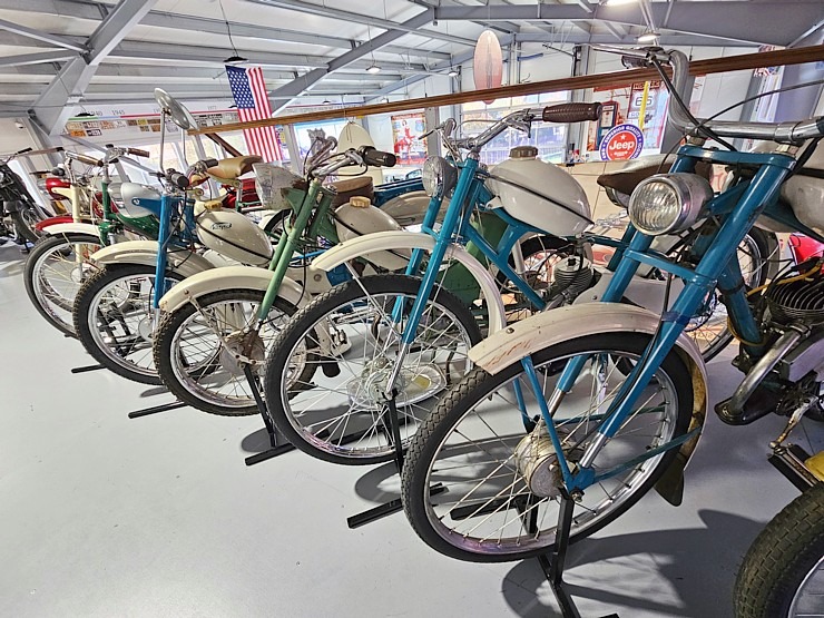 Apmeklējam Milzkalnes «Classic Car & Motorcycle Garage» muzeju Tukuma novadā 379806