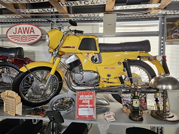 Apmeklējam Milzkalnes «Classic Car & Motorcycle Garage» muzeju Tukuma novadā 379810