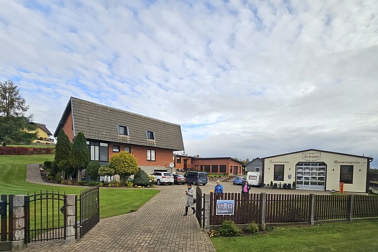 Apmeklējam Milzkalnes «Classic Car & Motorcycle Garage» muzeju Tukuma novadā 379786