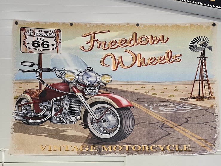 Apmeklējam Milzkalnes «Classic Car & Motorcycle Garage» muzeju Tukuma novadā 379815