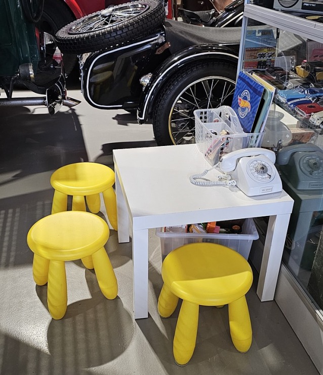 Apmeklējam Milzkalnes «Classic Car & Motorcycle Garage» muzeju Tukuma novadā 379827