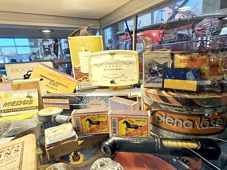 Apmeklējam Milzkalnes «Classic Car & Motorcycle Garage» muzeju Tukuma novadā 379828