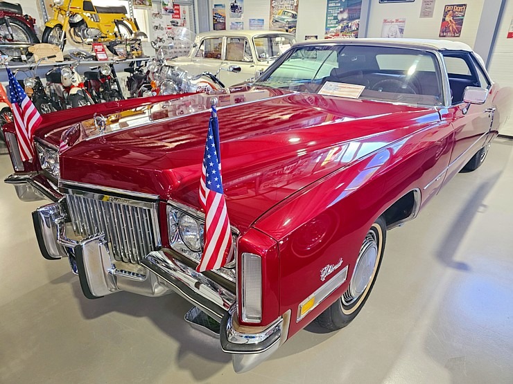 Apmeklējam Milzkalnes «Classic Car & Motorcycle Garage» muzeju Tukuma novadā 379789