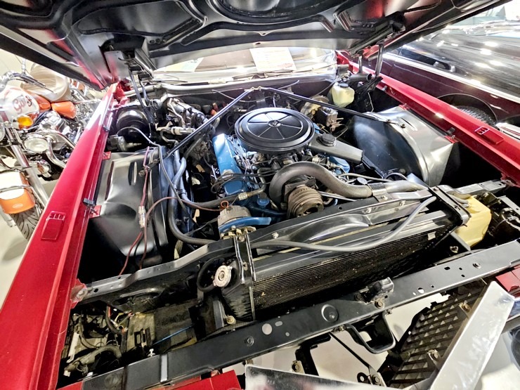 Apmeklējam Milzkalnes «Classic Car & Motorcycle Garage» muzeju Tukuma novadā 379791