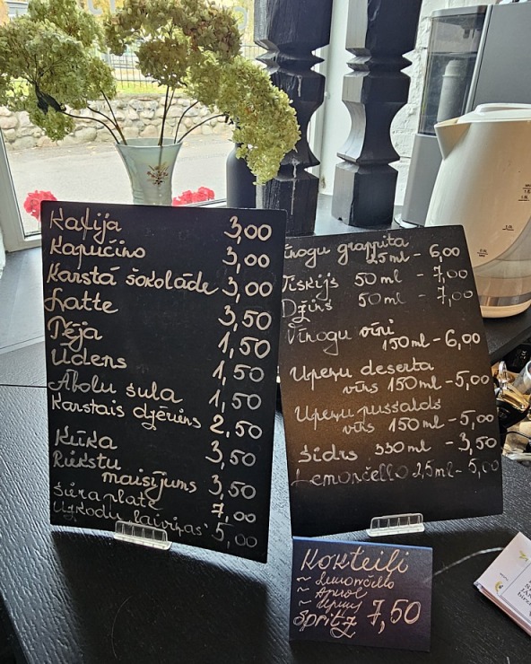 Izbaudām Kandavas Vīna nama viesmīlību Tukuma novadā 379894