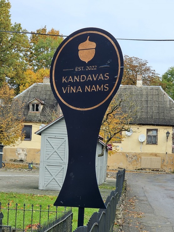 Izbaudām Kandavas Vīna nama viesmīlību Tukuma novadā 379876