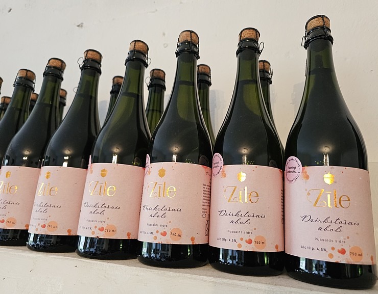 Izbaudām Kandavas Vīna nama viesmīlību Tukuma novadā 379879