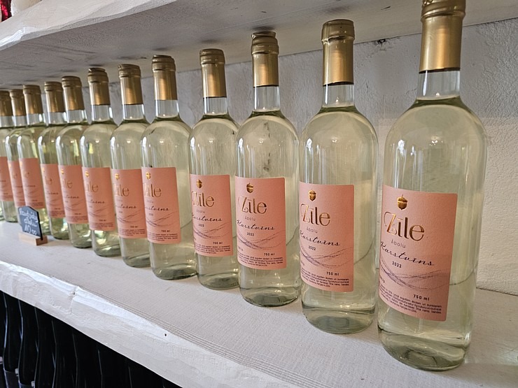 Izbaudām Kandavas Vīna nama viesmīlību Tukuma novadā 379880