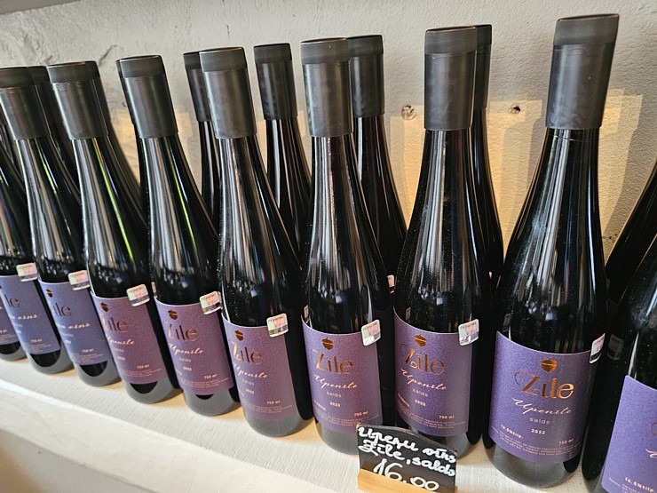 Izbaudām Kandavas Vīna nama viesmīlību Tukuma novadā 379881