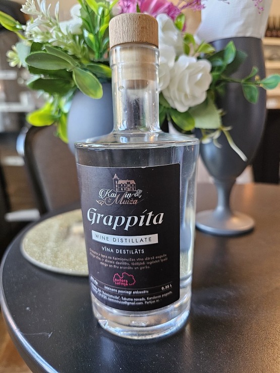 Izbaudām Kandavas Vīna nama viesmīlību Tukuma novadā 379882