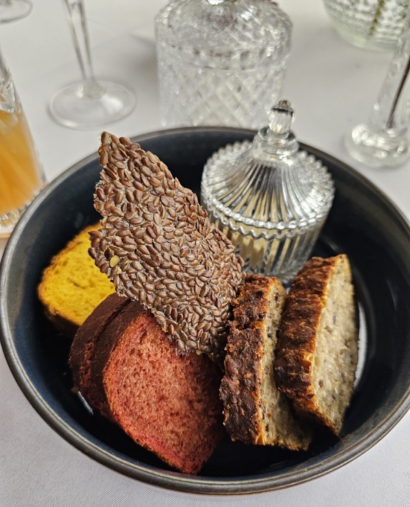 Izbaudām Tukuma novada Kalnmuižas pils restorāna pusdienu piedāvājumu 379920