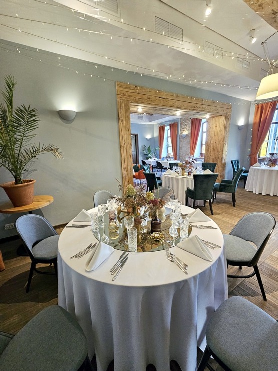 Izbaudām Tukuma novada Kalnmuižas pils restorāna pusdienu piedāvājumu 379911