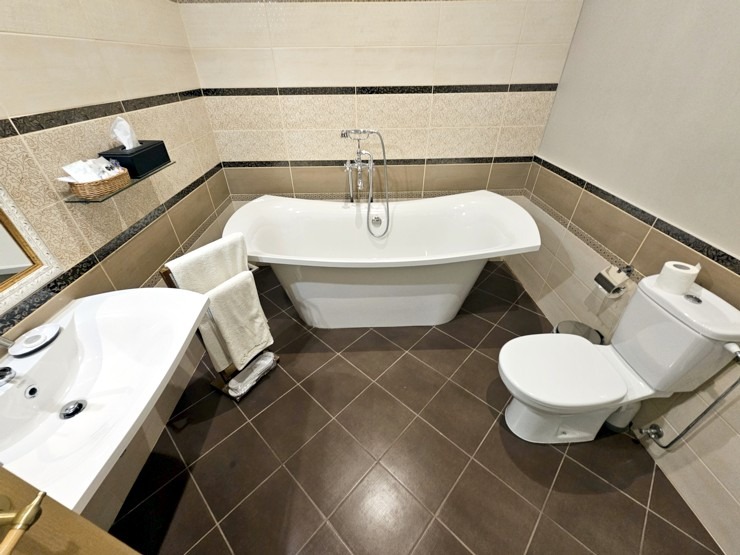 Iepazīstam Tukuma novada Kalnmuižas pils viesnīcas piedāvājumu 379983