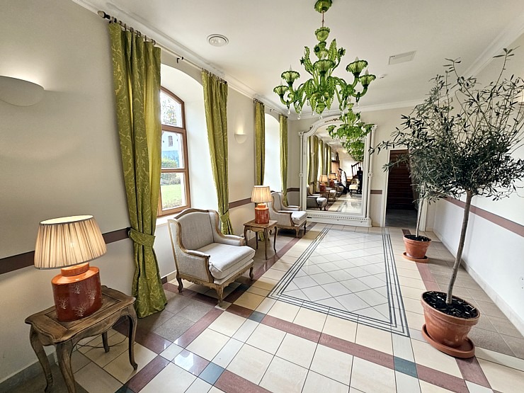 Iepazīstam Tukuma novada Kalnmuižas pils viesnīcas piedāvājumu 379967