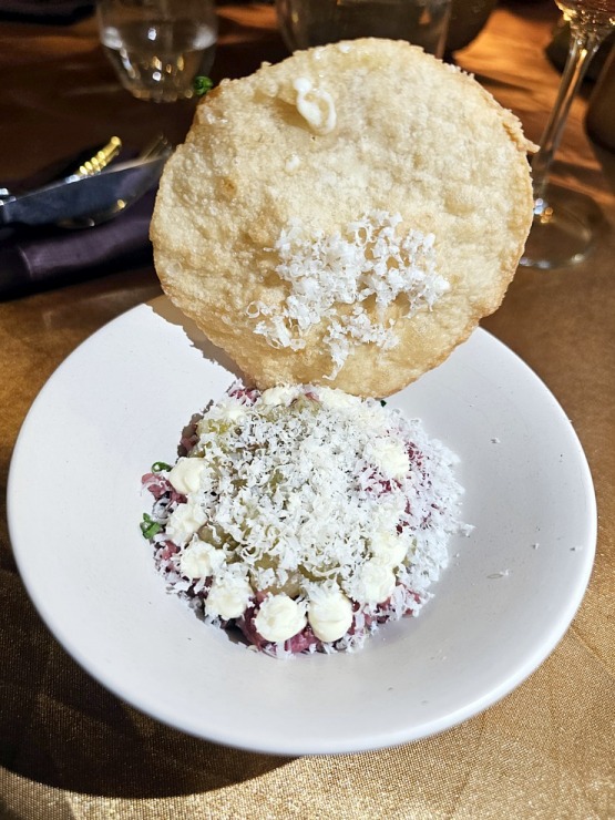 Iepazīstam Kuldīgas Kuldes muižas apartamentus un izbaudām vakariņu pasākumu 380005