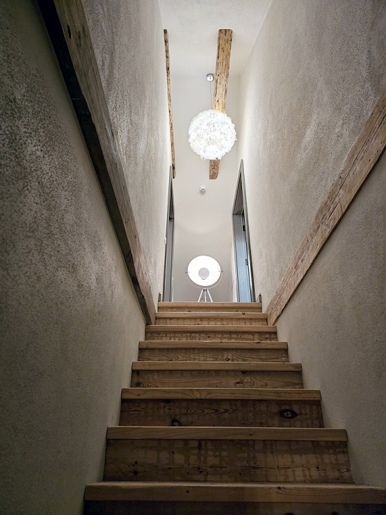 Iepazīstam Kuldīgas Kuldes muižas apartamentus un izbaudām vakariņu pasākumu 380009