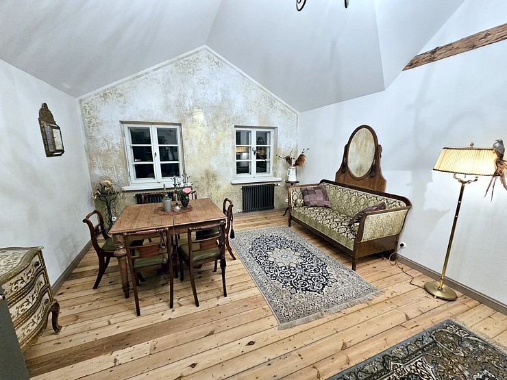 Iepazīstam Kuldīgas Kuldes muižas apartamentus un izbaudām vakariņu pasākumu 380010