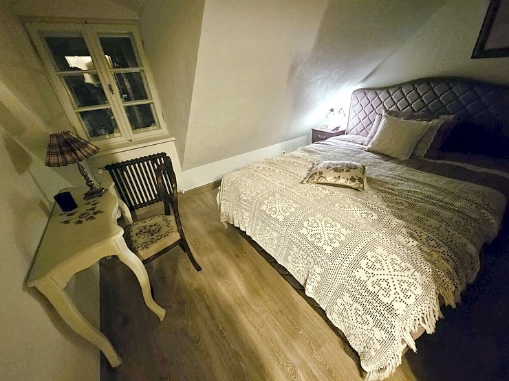 Iepazīstam Kuldīgas Kuldes muižas apartamentus un izbaudām vakariņu pasākumu 380019