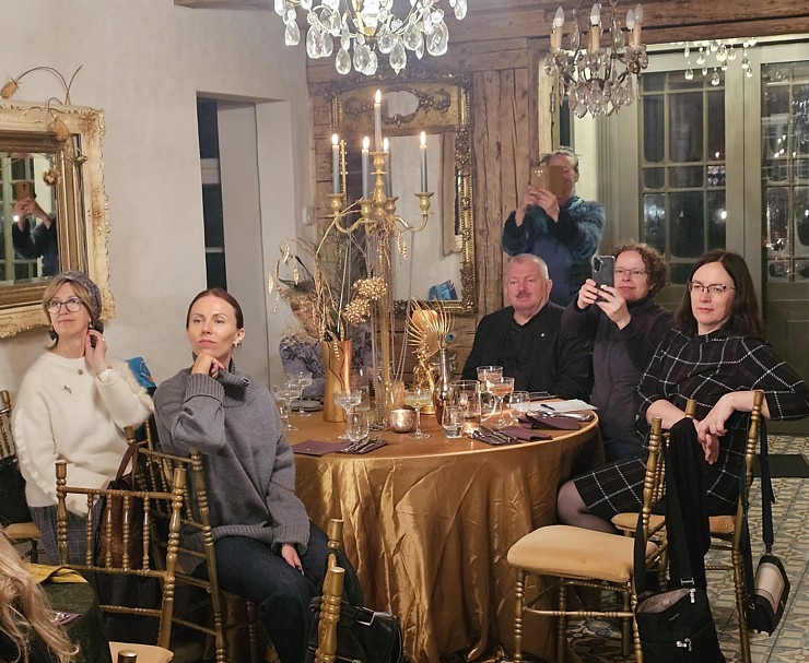 Iepazīstam Kuldīgas Kuldes muižas apartamentus un izbaudām vakariņu pasākumu 379996