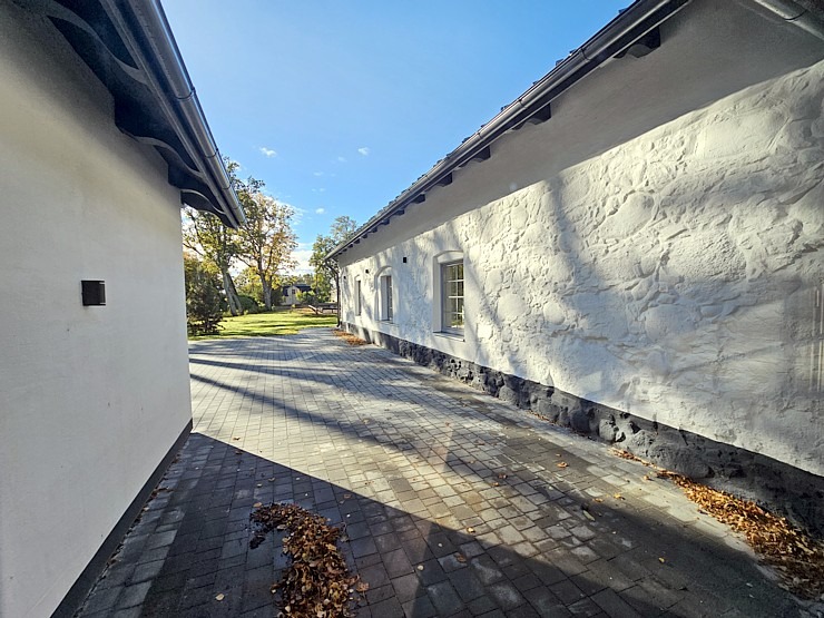 Apmeklējam Vārves muižas kompleksu Ventas krastā Ventspils novadā 380044