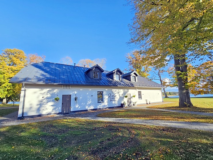 Apmeklējam Vārves muižas kompleksu Ventas krastā Ventspils novadā 380050
