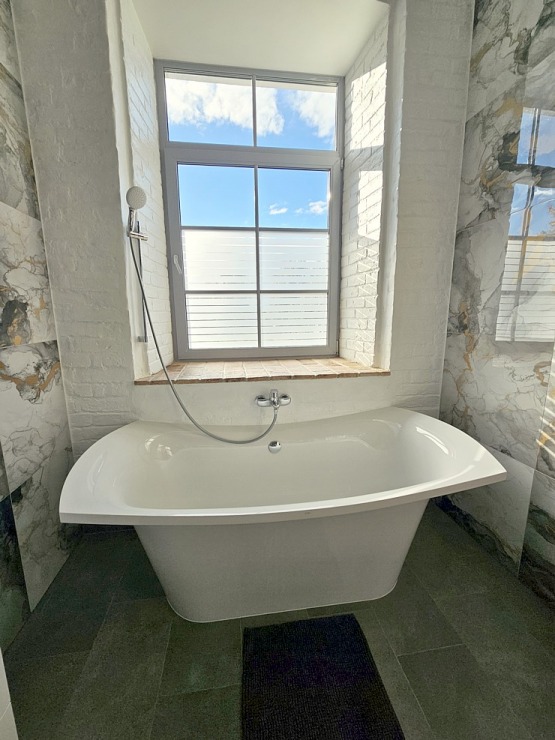 Apmeklējam Vārves muižas kompleksu Ventas krastā Ventspils novadā 380068