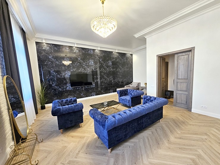 Apmeklējam Vārves muižas kompleksu Ventas krastā Ventspils novadā 380070