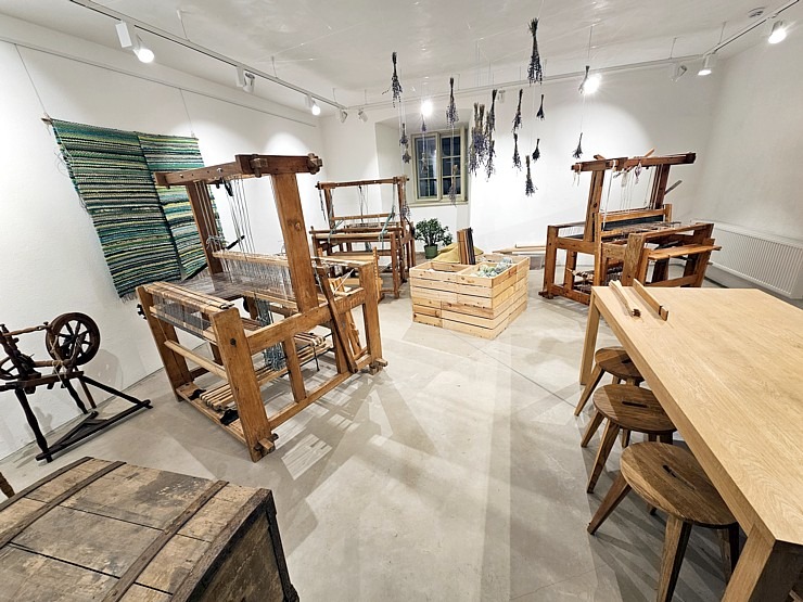 Iepazīstam Dundagas pili Talsu novadā, kas piedāvā naktsmītni, TIC, izstādes un konferenču telpas 380111