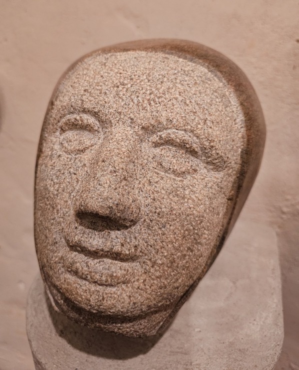 Iepazīstam Dundagas pili Talsu novadā, kas piedāvā naktsmītni, TIC, izstādes un konferenču telpas 380120