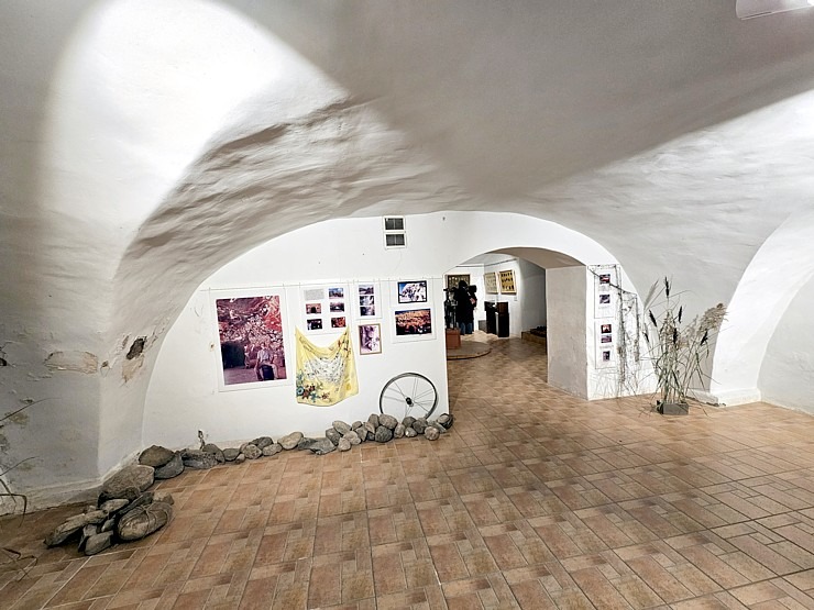 Iepazīstam Dundagas pili Talsu novadā, kas piedāvā naktsmītni, TIC, izstādes un konferenču telpas 380125