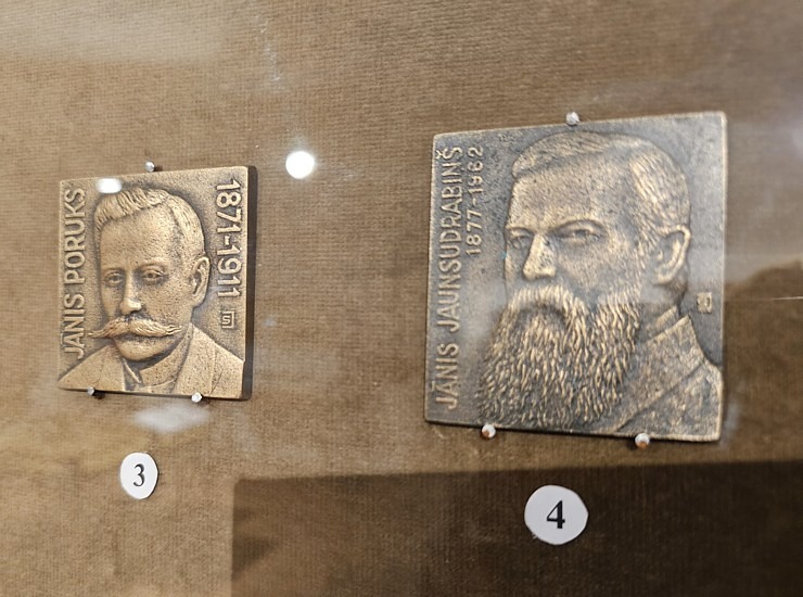 Iepazīstam Dundagas pili Talsu novadā, kas piedāvā naktsmītni, TIC, izstādes un konferenču telpas 380132