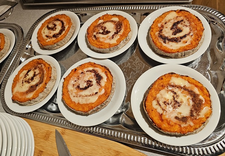 Iepazīstam Dundagas pili Talsu novadā, kas piedāvā naktsmītni, TIC, izstādes un konferenču telpas 380136