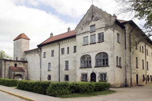Dundaga Castle – Accommodation, Exhibitions, and Cultural Events in Talsi Region