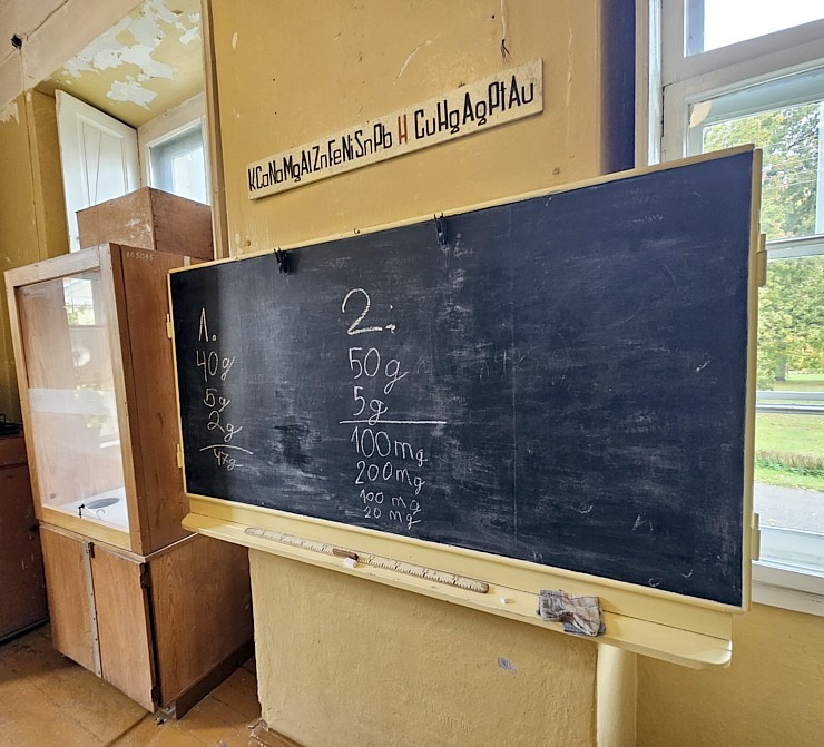 Iepazīstam klasicisma stila Jaunauces pili Saldus novadā 380266