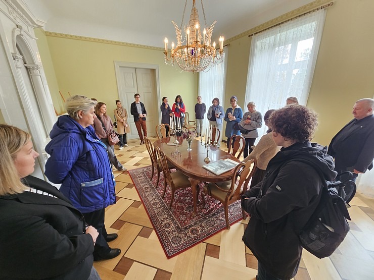 Iepazīstam klasicisma stila Jaunauces pili Saldus novadā 380274