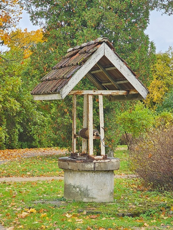 Iepazīstam klasicisma stila Jaunauces pili Saldus novadā 380235